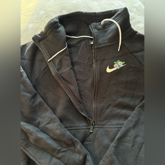 Nike Half Zip Pull Over Sweater - Picture 3 of 8